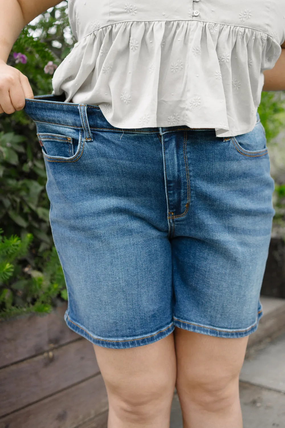 Jane 2-Button Mid Length Dad Shorts - PLUS