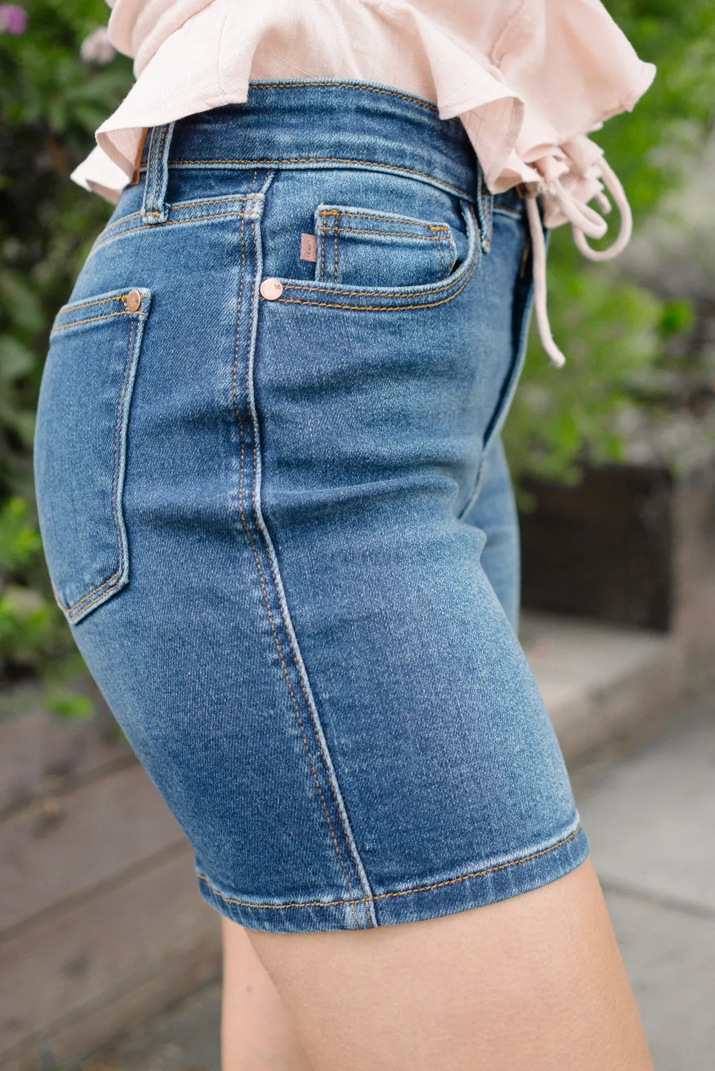 Jane 2-Button Mid Length Dad Shorts