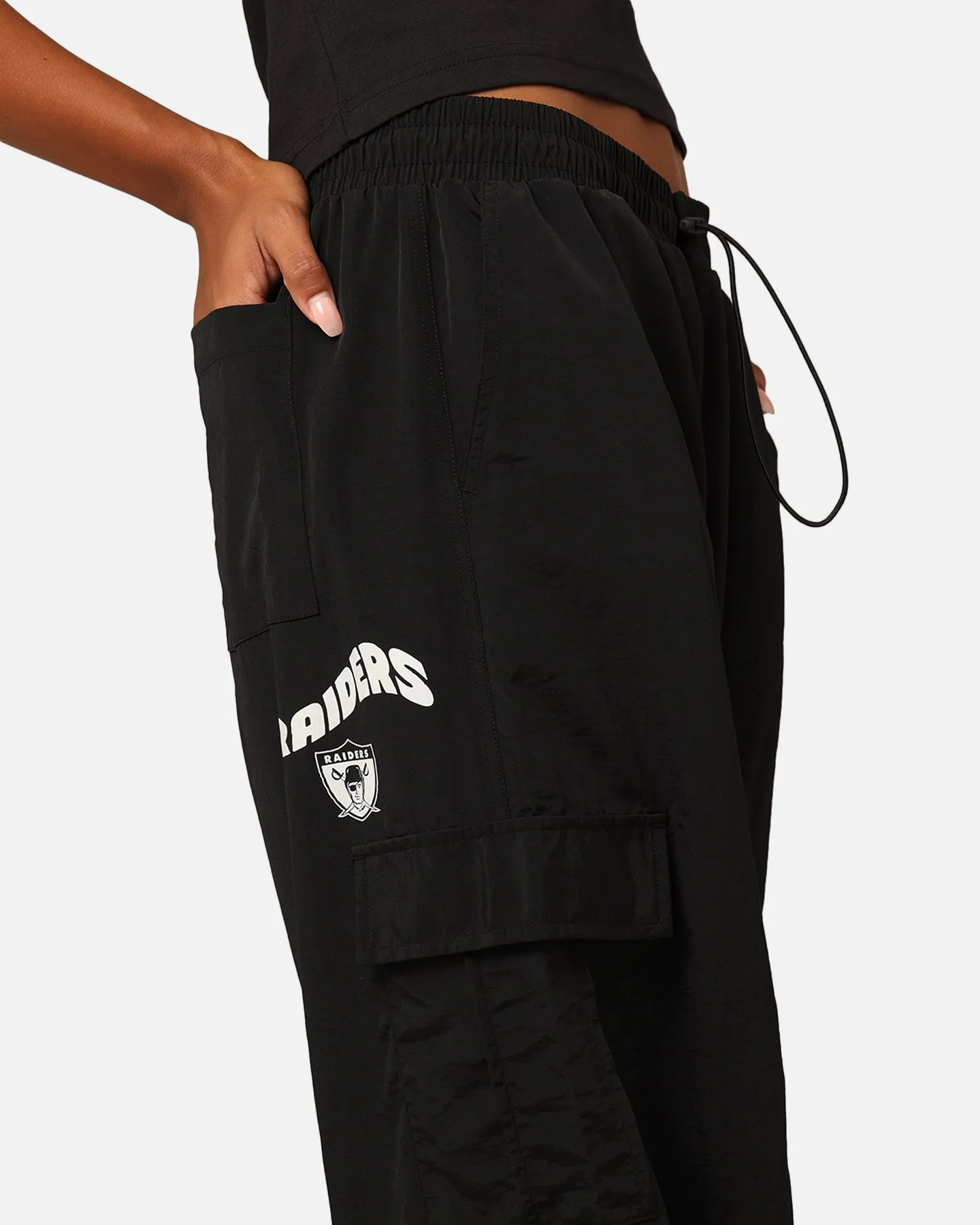 Mitchell & Ness Women's Oakland Raiders Wavey Text Cargo Pants Black