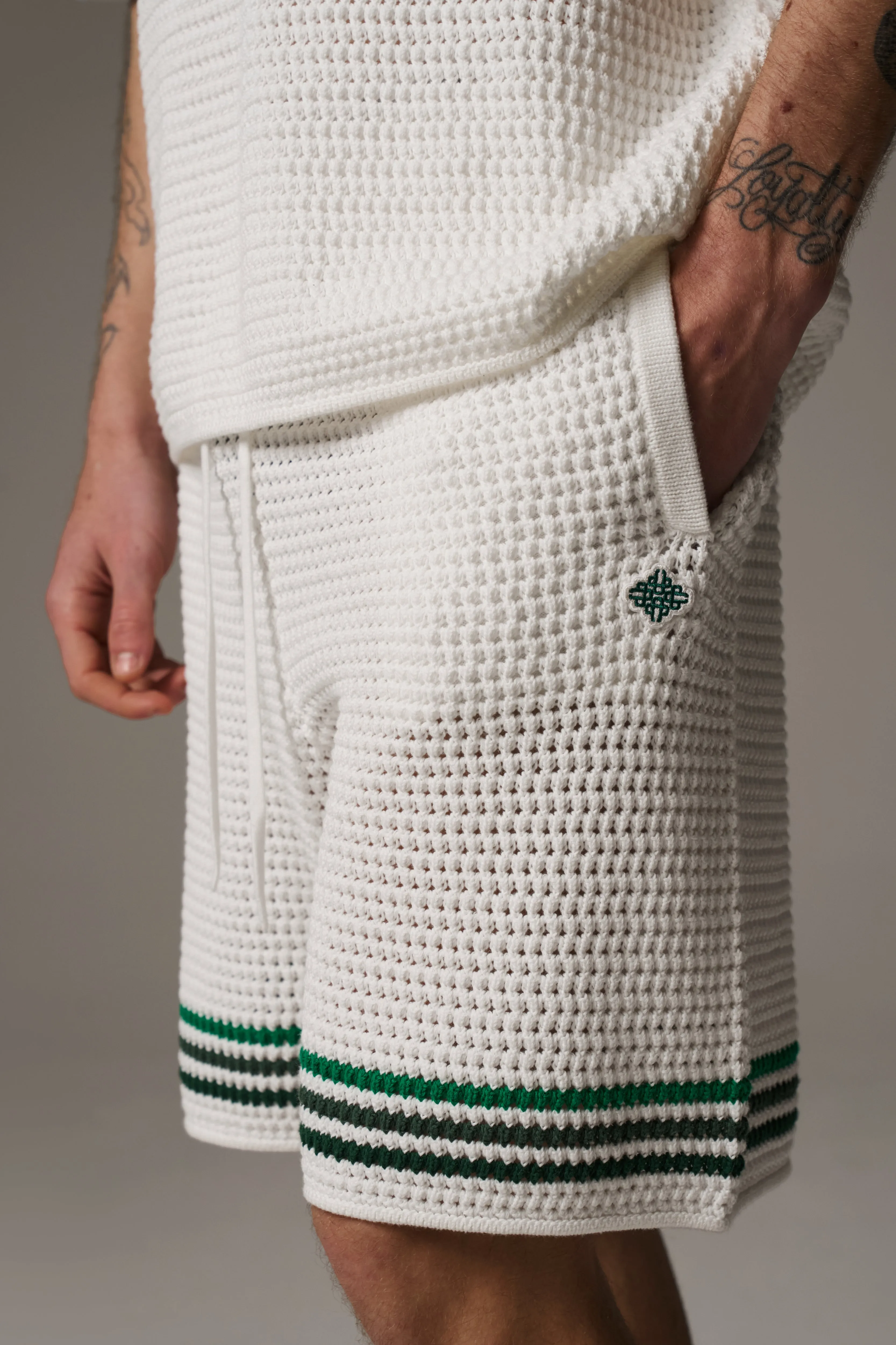 STRIPE CROCHET KNIT SHORTS - WHITE